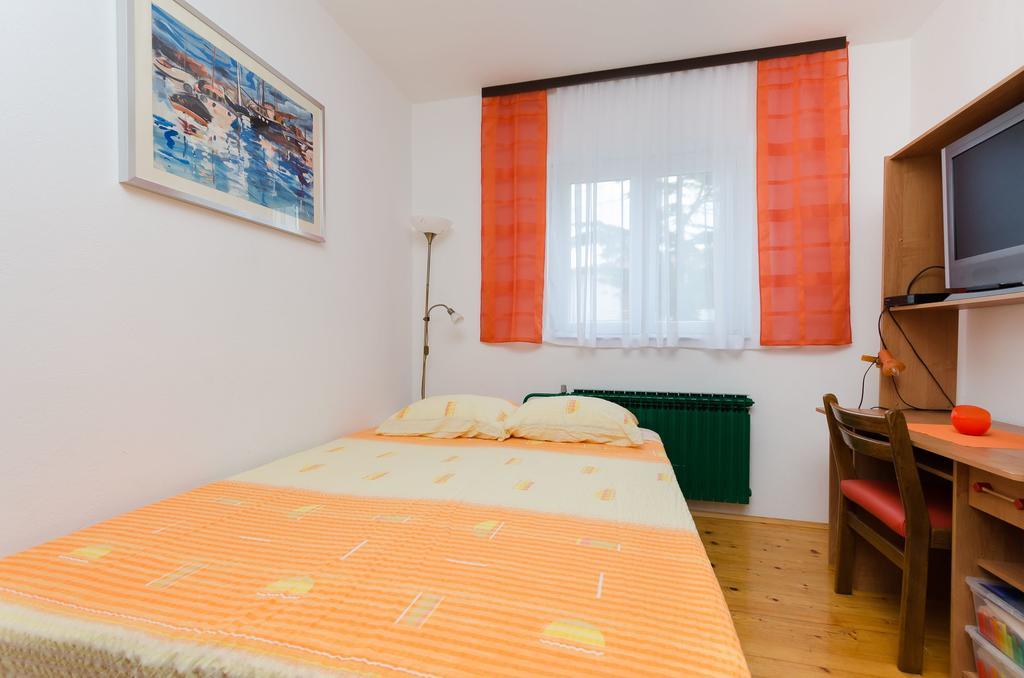 Apartment Bozena Punat Extérieur photo